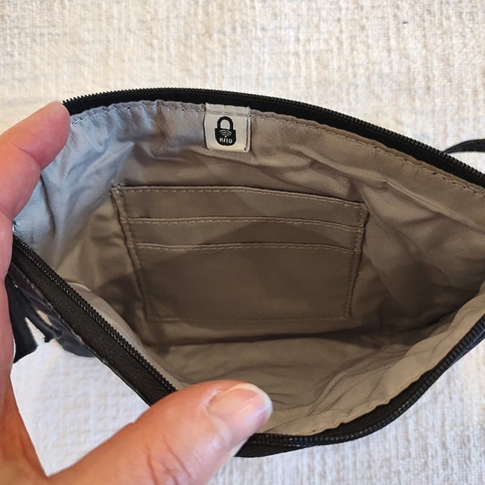 Baggallini Cheetah Gray Wristlet RFID- Blocking Zip Purse